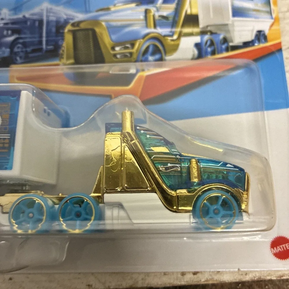 2023 Hot Wheels Track Fleet Speed Hauler Rig with trailer New Sealed